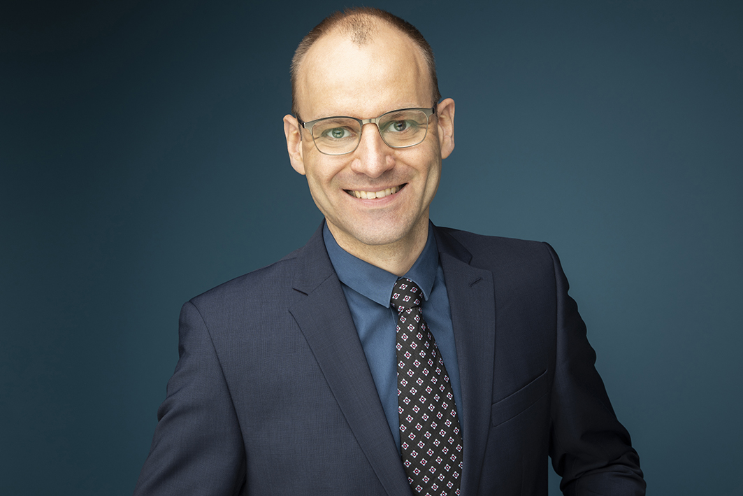 Porträtfoto von Dr. Stefan Zörner